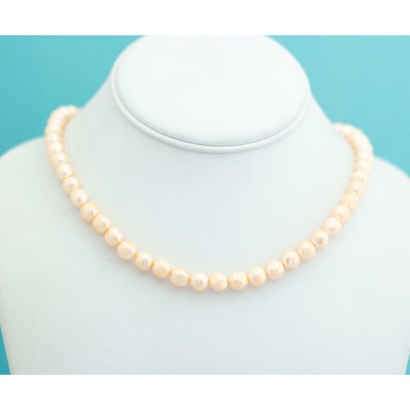Vintage Elegant Heart Pearls Necklace by Avon - 32 inch - L16 - Picture 3 of 5